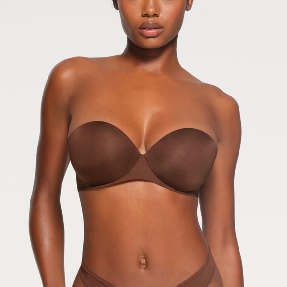 Skims Ultimate Collection Strapless Push-Up Bra in Cocoa - Size 32A